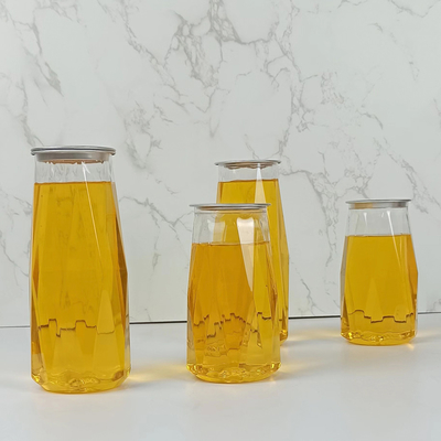 Диамант формирует бутылки ЛЮБИМЦА 380ml пластиковые с легкой крышкой тяги холодной - отжатые соки